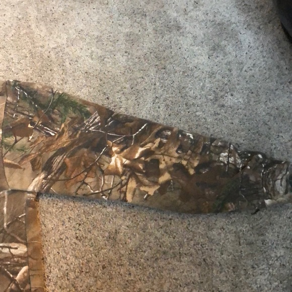 Realtree camouflage hoodie - Picture 3 of 3